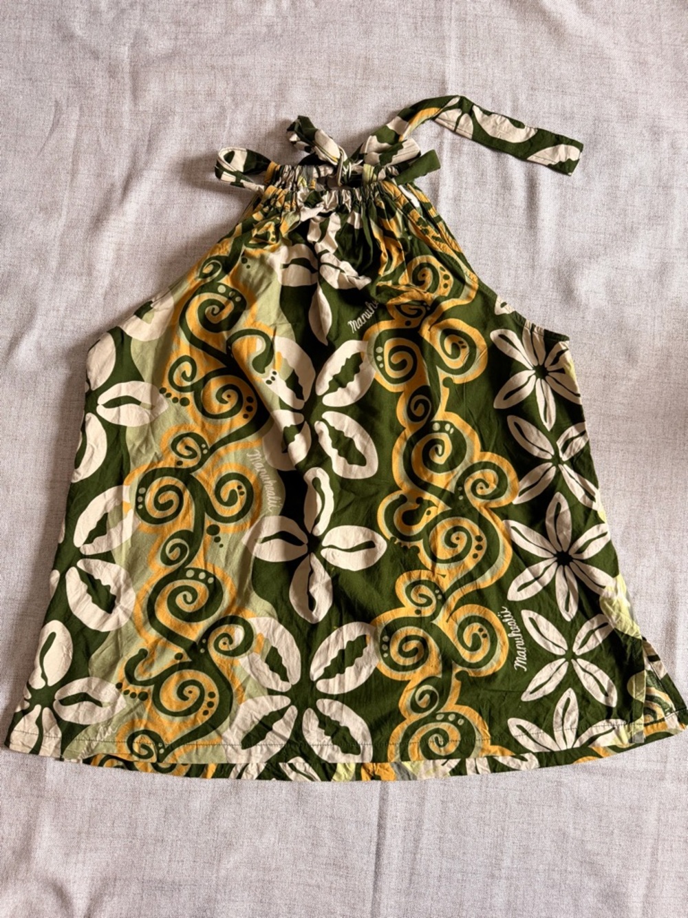 SOLD ON ANOTHER PLATFORM - MANUHEALI’I Women’s Top - size XL
